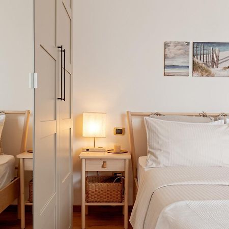 Cozy Retreat In Coastal Livorno Appartement Buitenkant foto