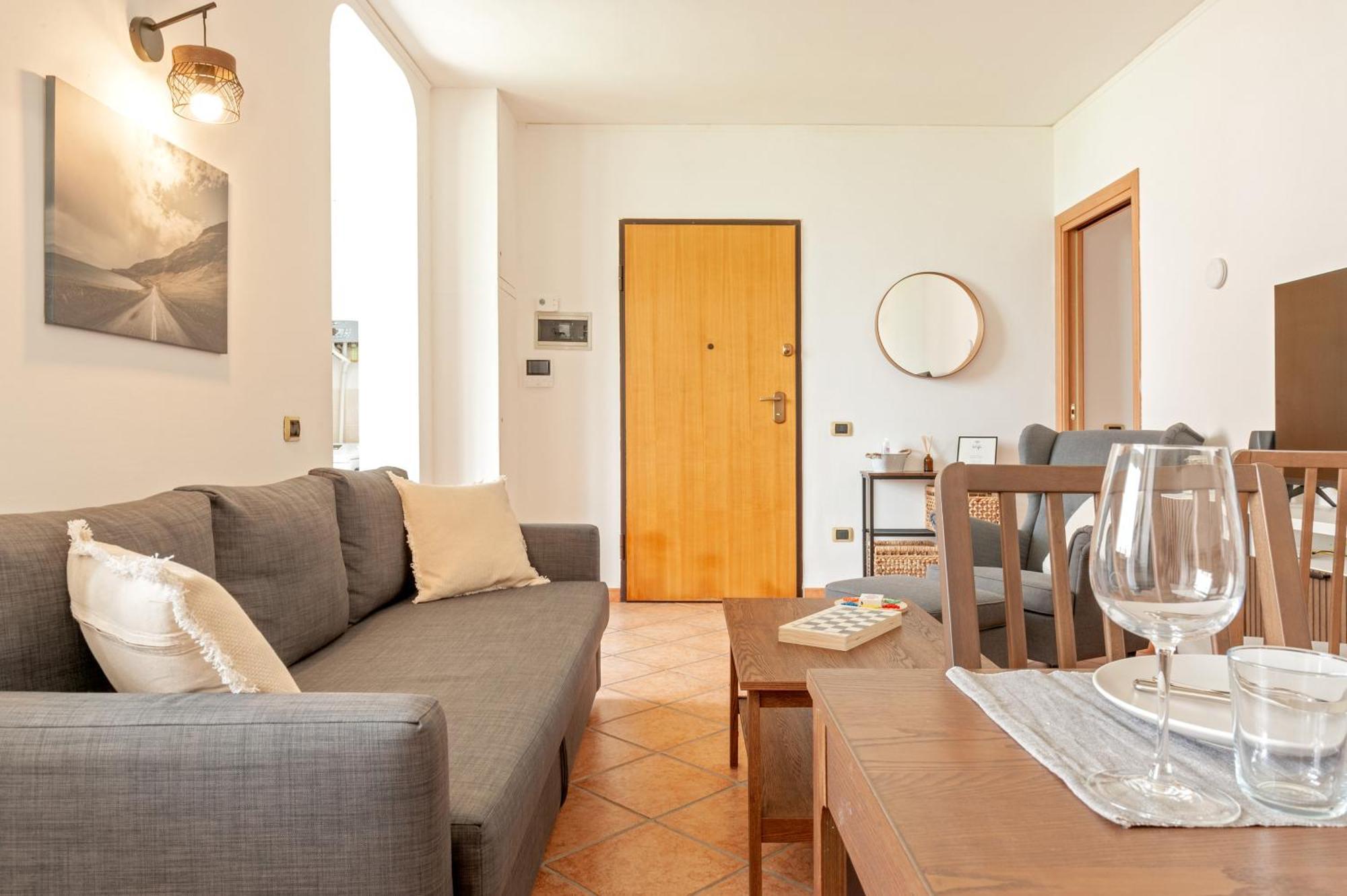 Cozy Retreat In Coastal Livorno Appartement Buitenkant foto