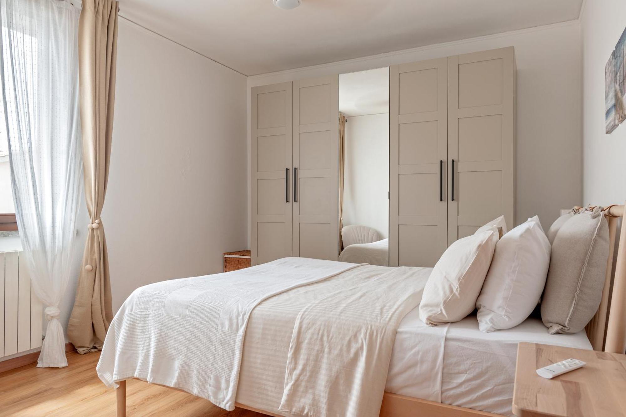 Cozy Retreat In Coastal Livorno Appartement Buitenkant foto