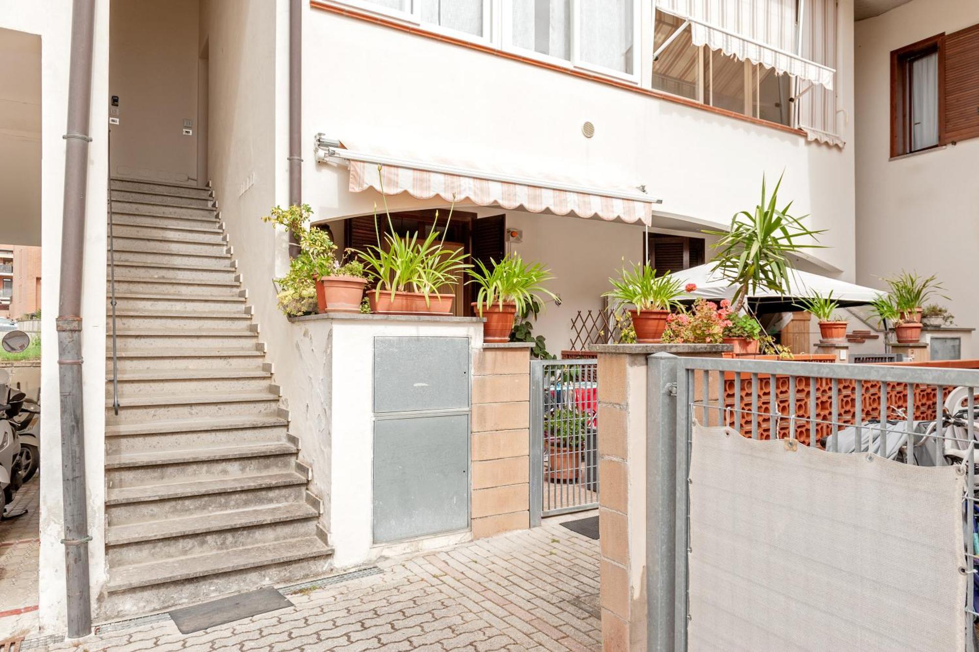 Cozy Retreat In Coastal Livorno Appartement Buitenkant foto