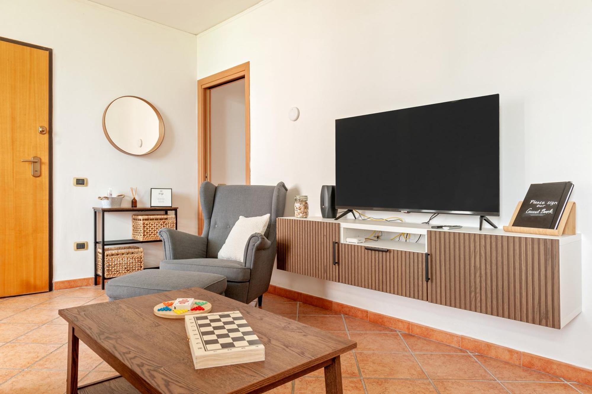 Cozy Retreat In Coastal Livorno Appartement Buitenkant foto